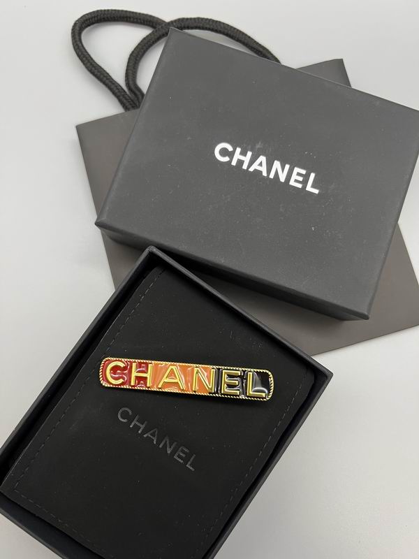 Chanel Brooch 12yxx313 (3)