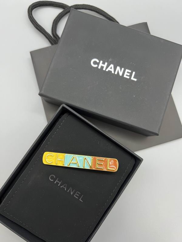 Chanel Brooch 12yxx313 (4)