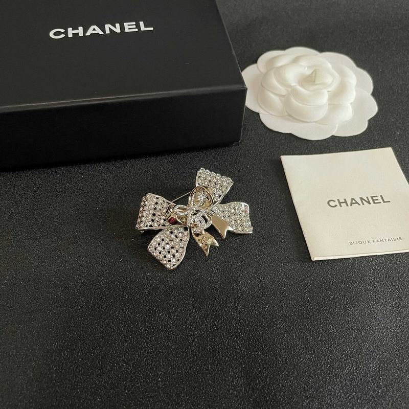 Chanel Brooch 12yxx318 (2)