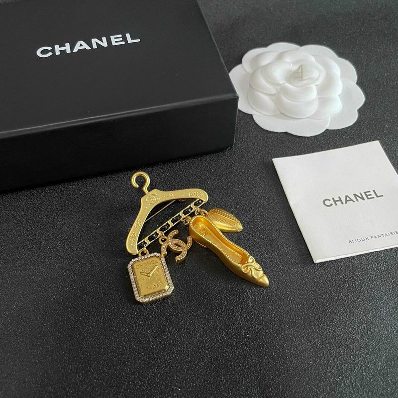 Chanel Brooch 12yxx319 (2)