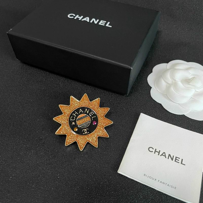 Chanel Brooch 12yxx320 (1)