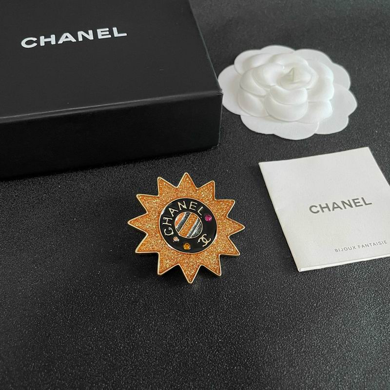 Chanel Brooch 12yxx320 (2)