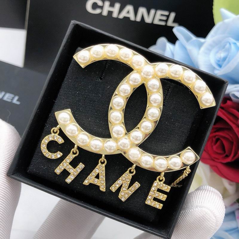 Chanel Brooch 12yxx321 (4)