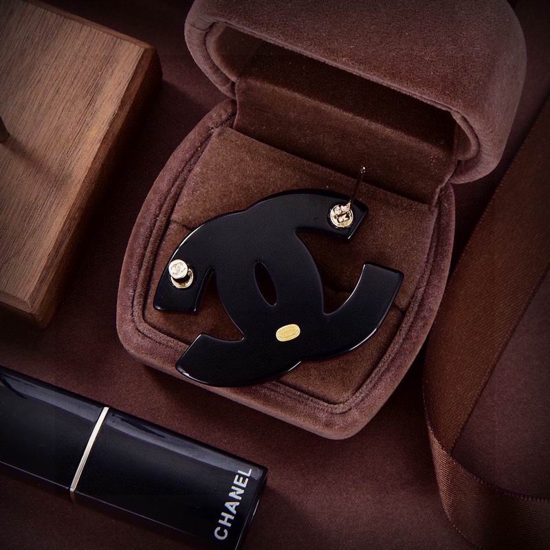 Chanel Brooch 12yxx322 (2)