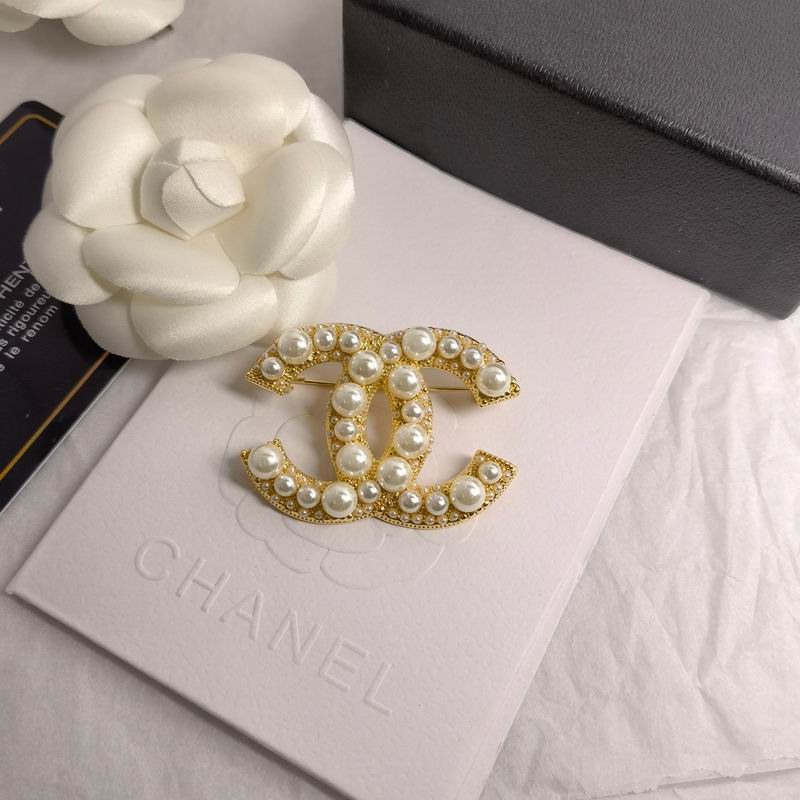 Chanel Brooch 12yxx323 (2)