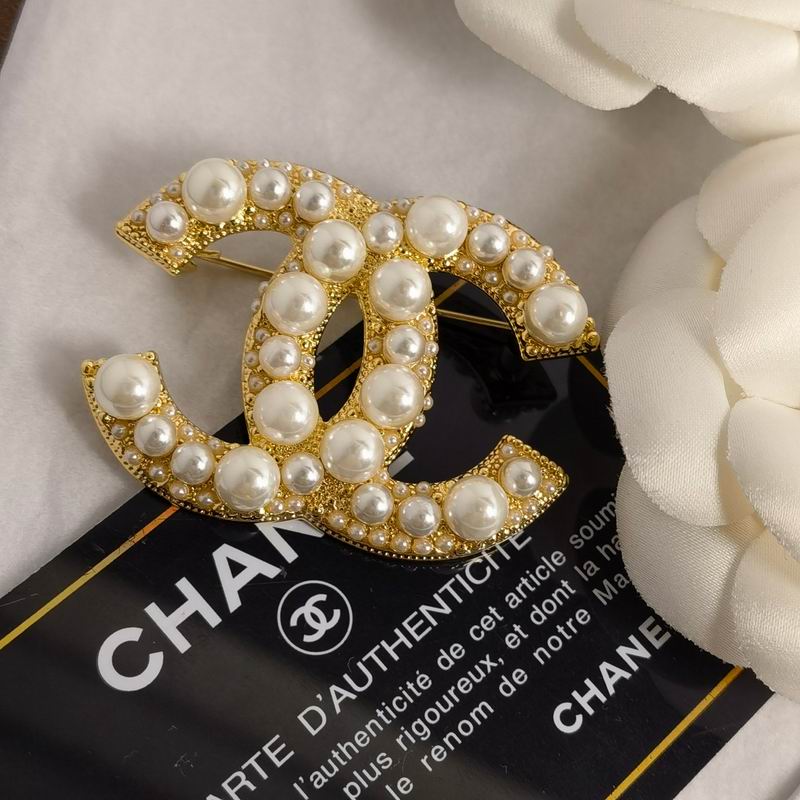 Chanel Brooch 12yxx323 (5)