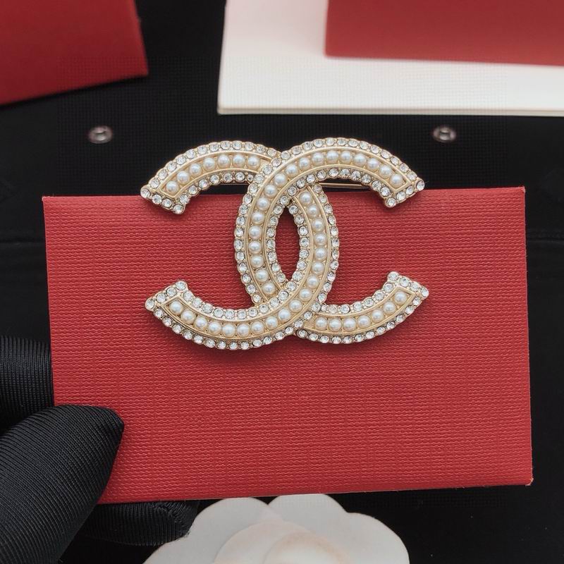 Chanel Brooch 12yxx324 (3)