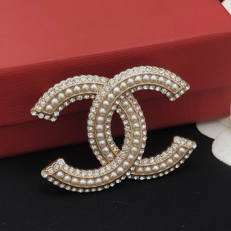 Chanel Brooch 12yxx324 (5)