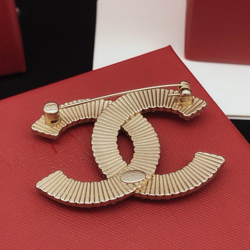 Chanel Brooch 12yxx324 (7)
