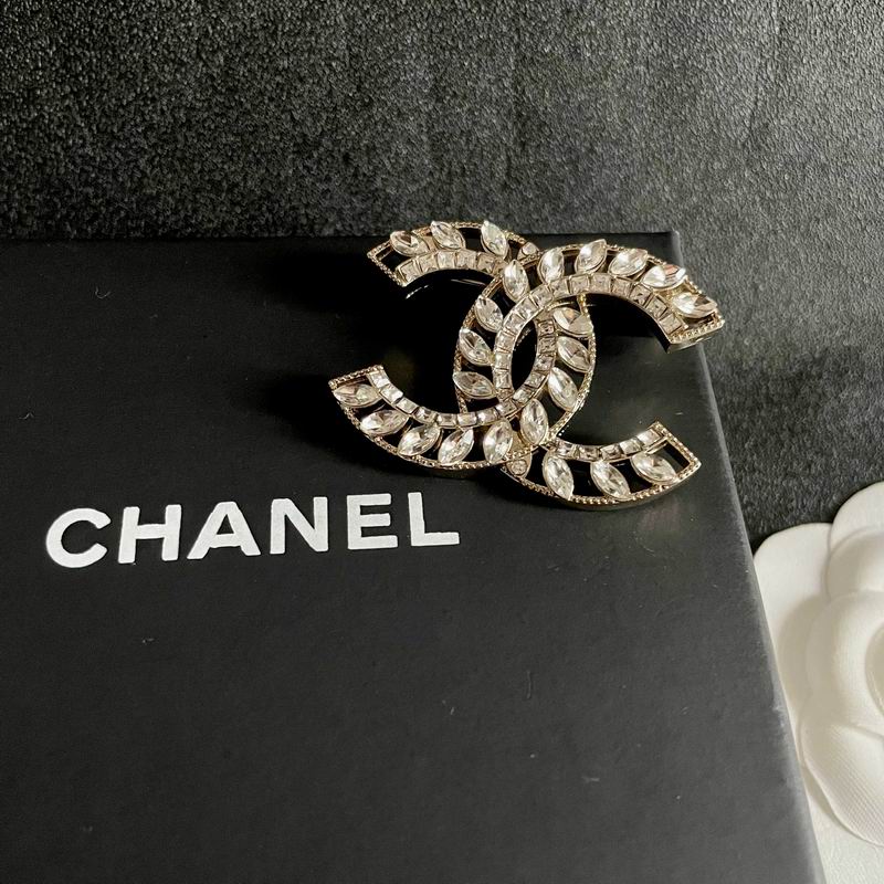 Chanel Brooch 12yxx325 (5)