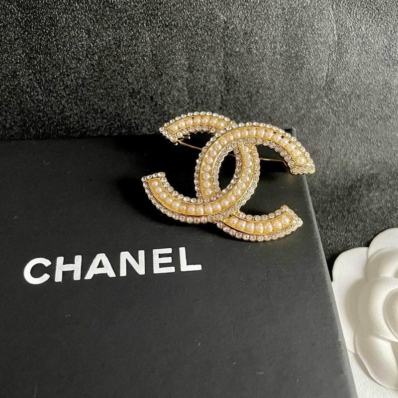Chanel Brooch 12yxx326 (5)