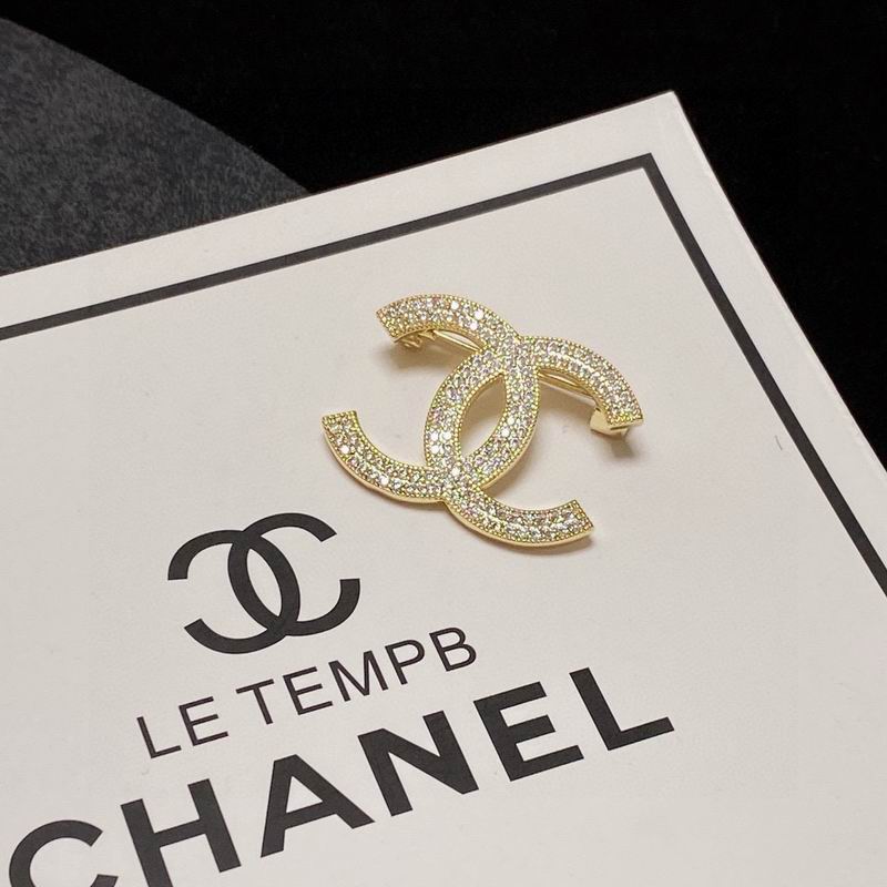 Chanel Brooch 12yxx327 (2)