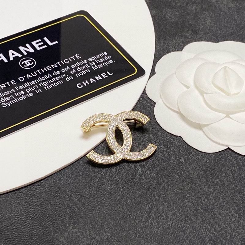 Chanel Brooch 12yxx327 (5)