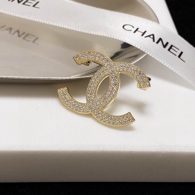 Chanel Brooch 12yxx327 (6)
