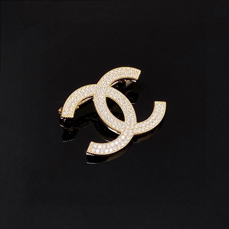 Chanel Brooch 12yxx327 (7)