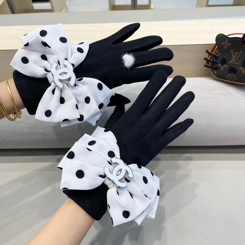 Chanel Gloves 12 (20)