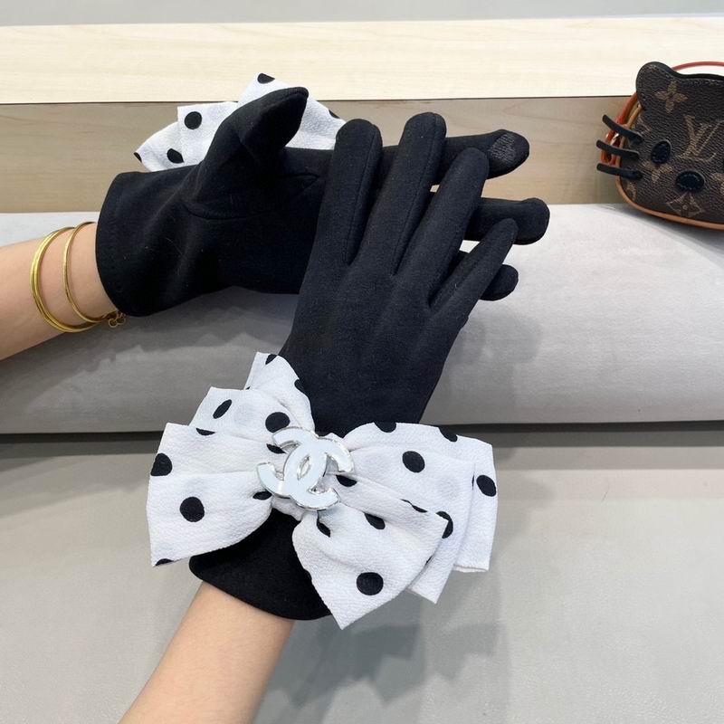 Chanel Gloves 12 (21)