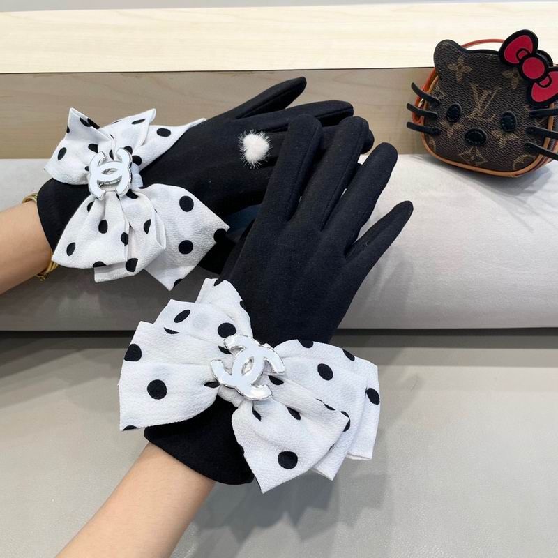 Chanel Gloves 12 (22)