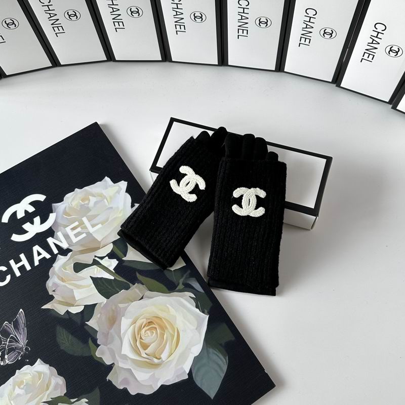 Chanel Gloves 34 (32)