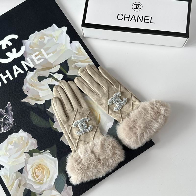 Chanel Gloves 35 (18)