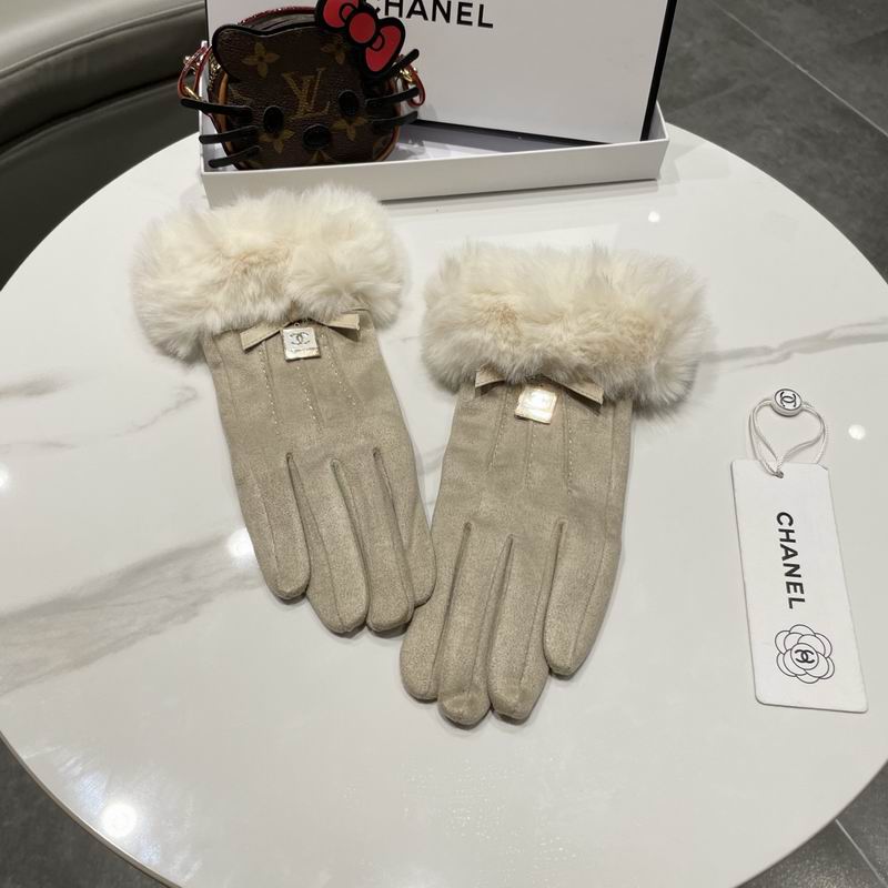 Chanel Gloves 56 (18)