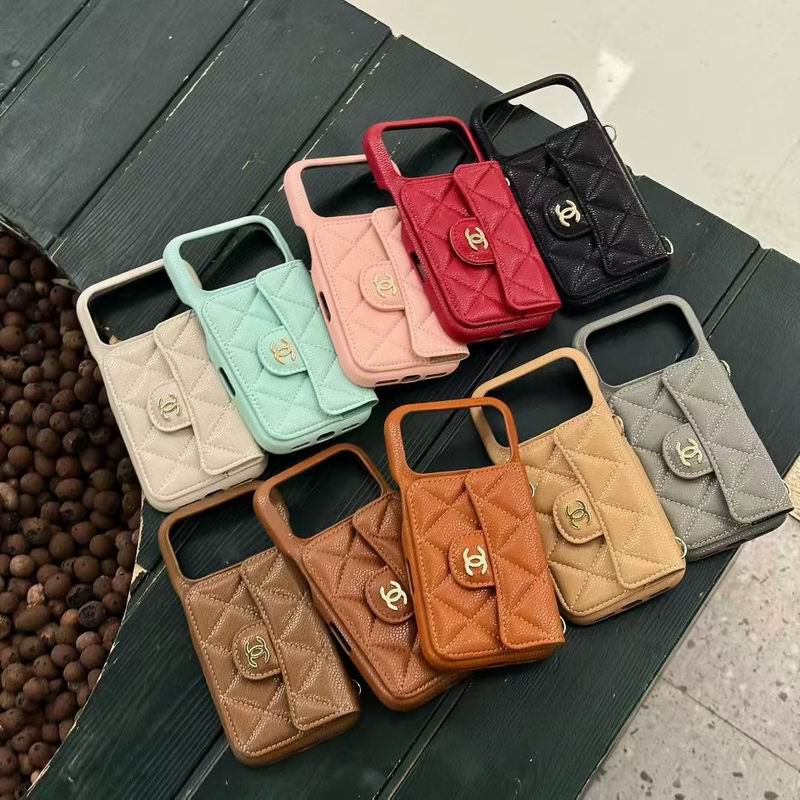 Chanel IPhone Shell 16 (3)
