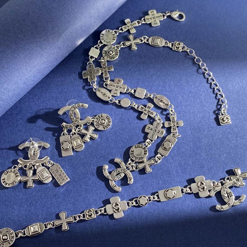 Chanel Necklace 10yxx124 (1)