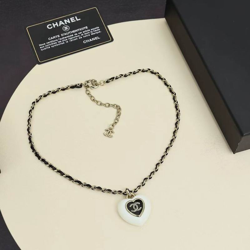 Chanel Necklace 10yxx42 (10)