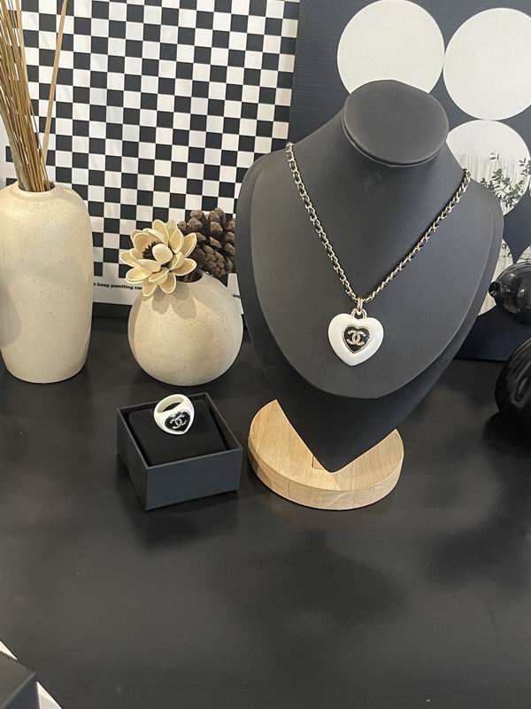 Chanel Necklace 10yxx57 (2)