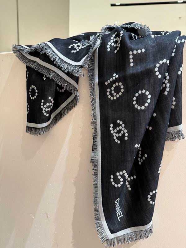 Chanel Scarf 140X140cm E35 (1)