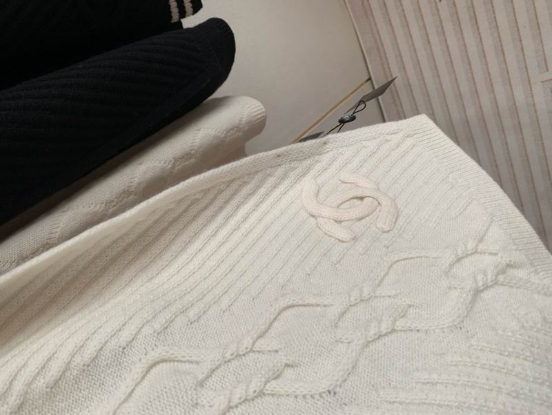 Chanel Scarf 30X200cm 100%羊绒 E21 (1)