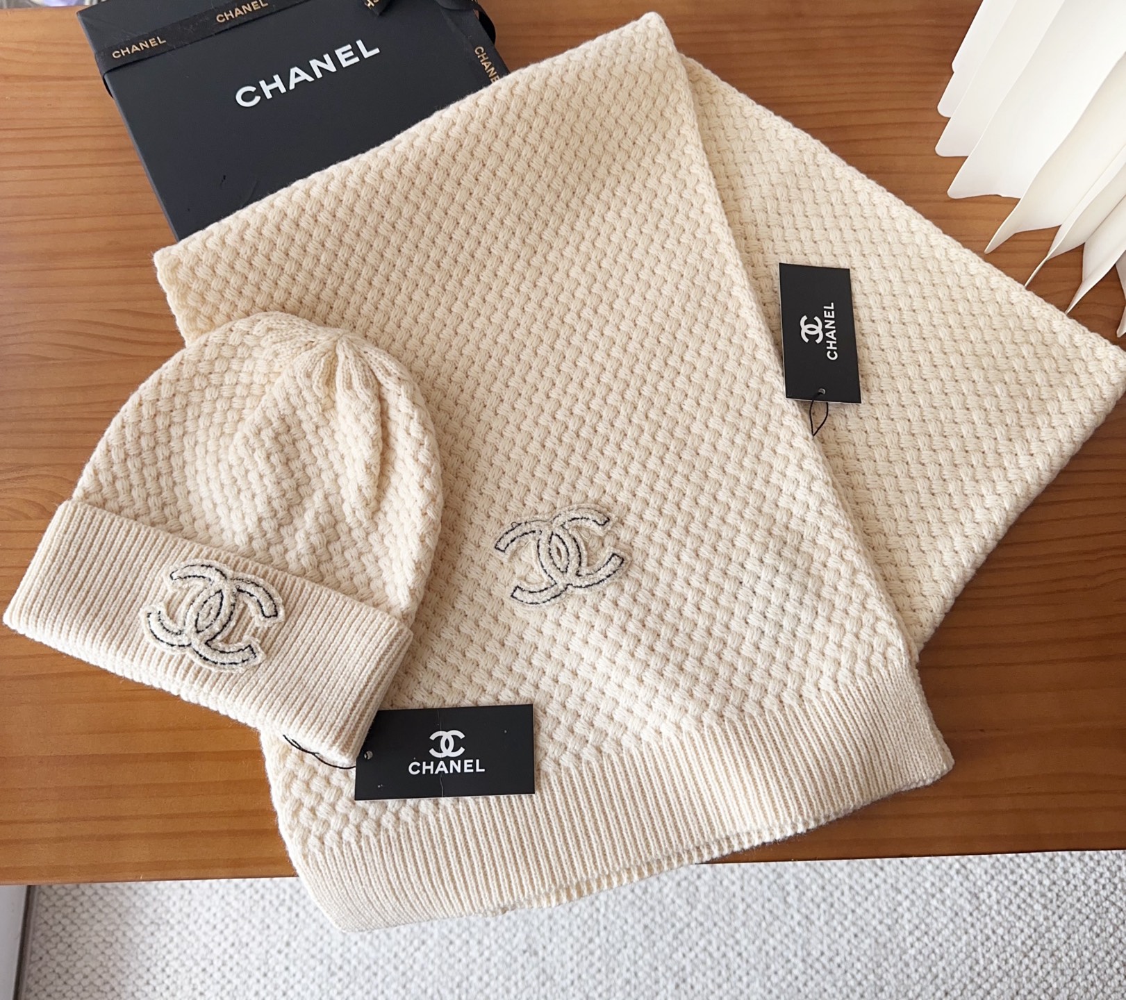 Chanel Scarf Hat (975)