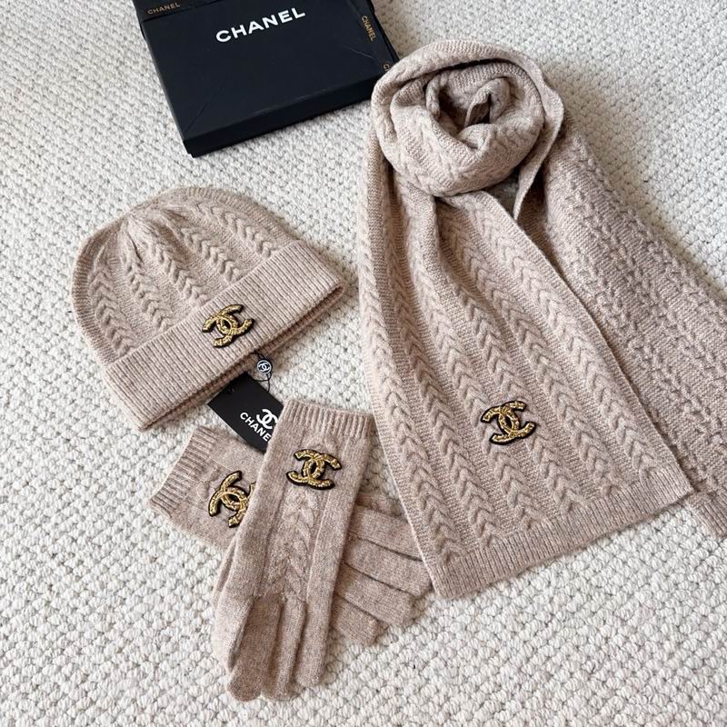 Chanel Scarf Hat Gloves (150)