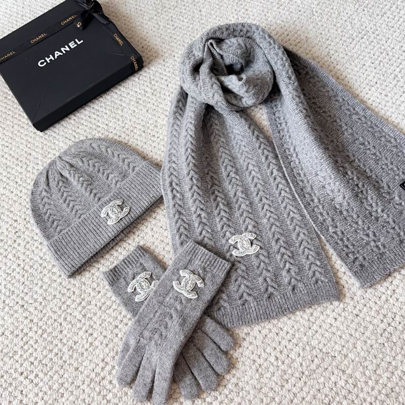 Chanel Scarf Hat Gloves (160)