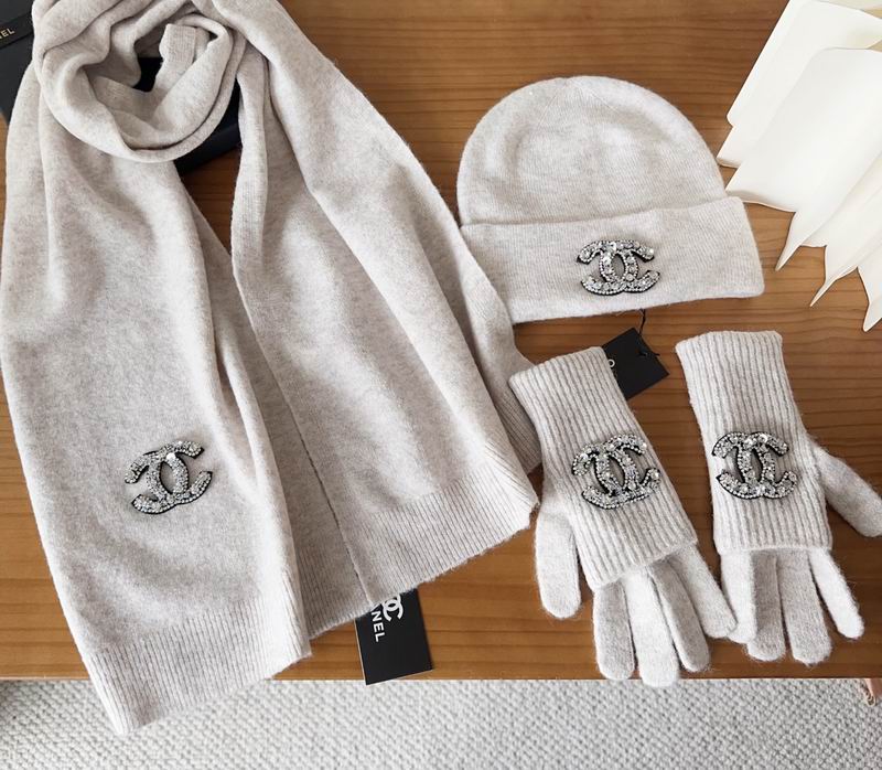 Chanel Scarf Hat Gloves (70)
