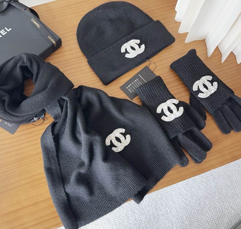 Chanel Scarf Hat Gloves (80)