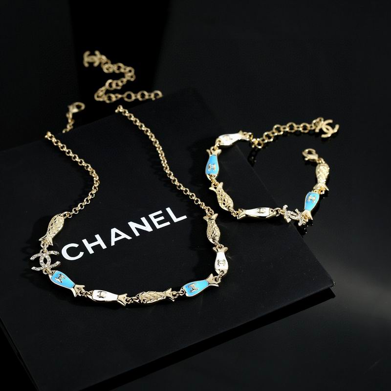 Chanel Suits 10yxx05 (1)