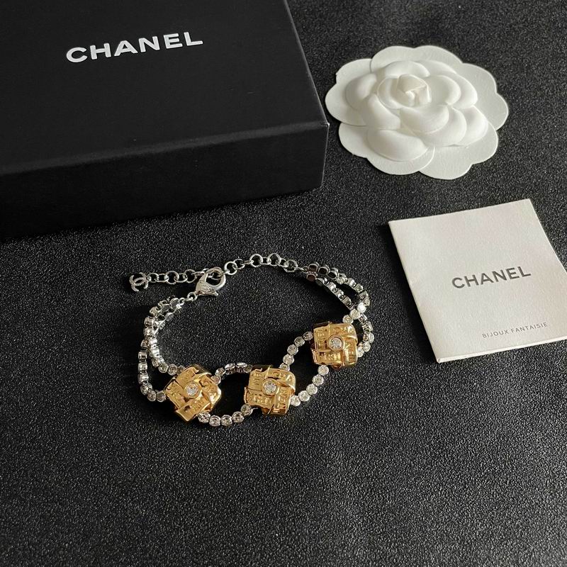 Chanel Suits 10yxx07 (2)