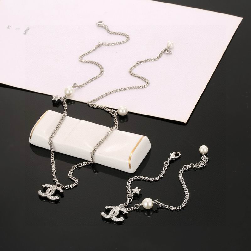 Chanel Suits 10yxx09 (2)