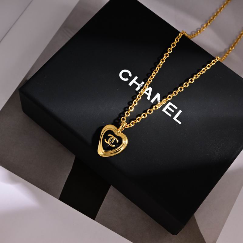 Chanel Suits 10yxx13 (1)