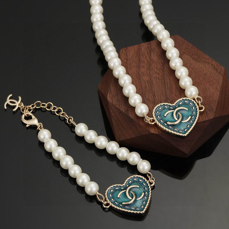 Chanel Suits 10yxx14 (5)