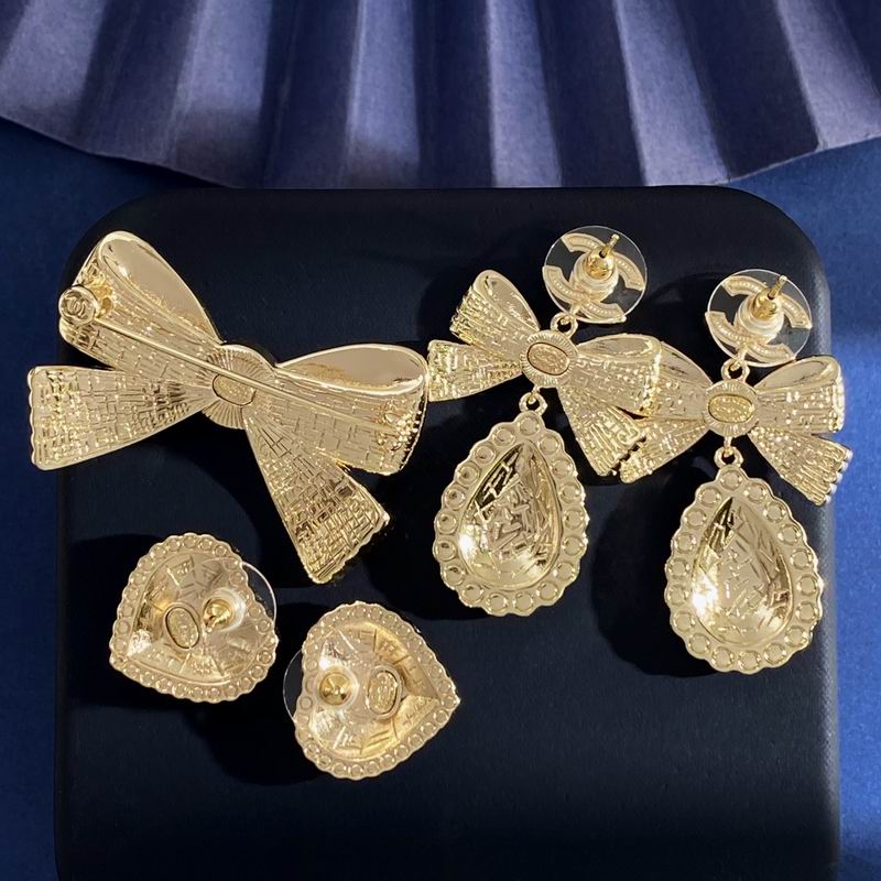 Chanel Suits 10yxx15 (2)