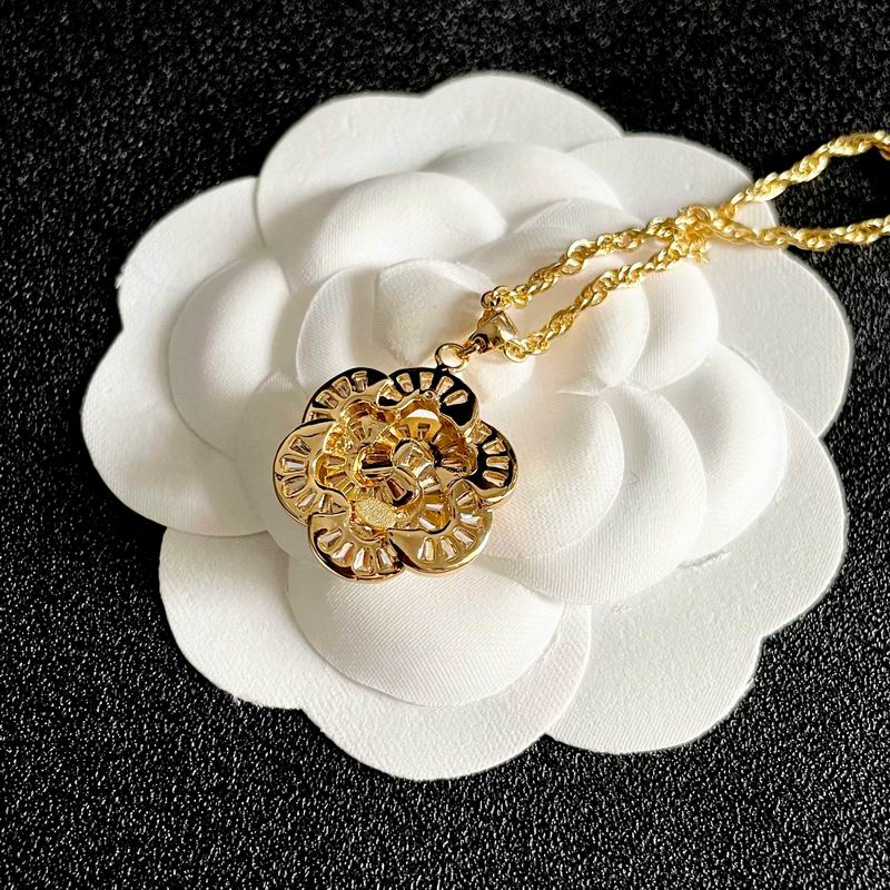 Chanel Suits 10yxx16 (4)