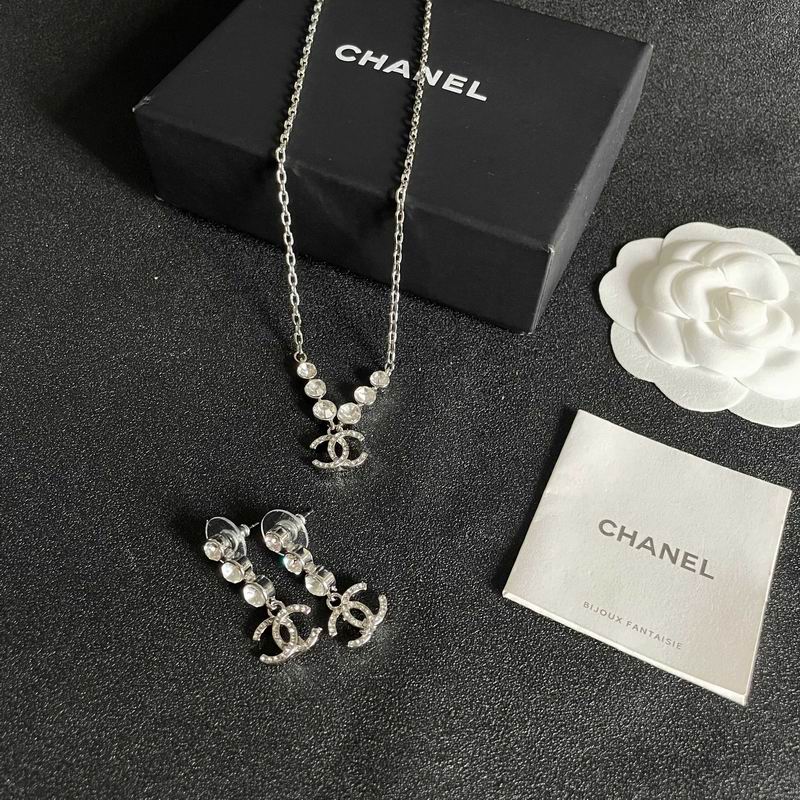 Chanel Suits 11yxx18 (1)