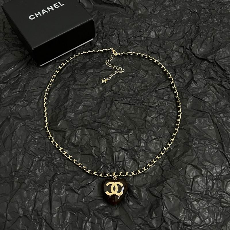 Chanel Suits 12yxx28 (10)