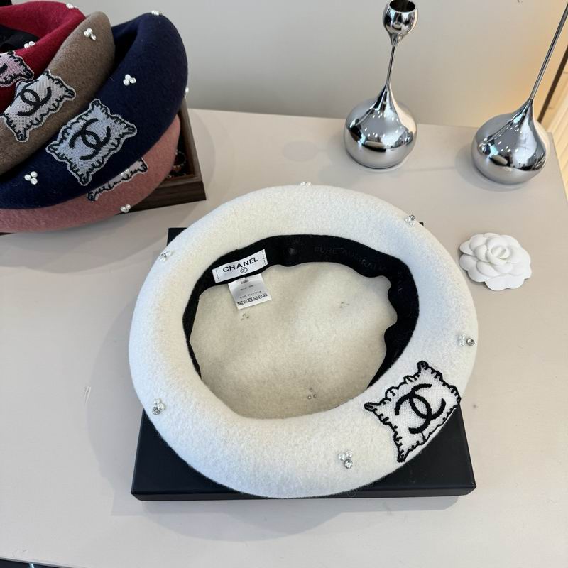 Chanel beret (230)