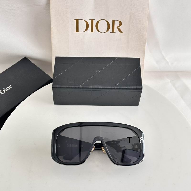 Dior 111218 134 0-130 e01