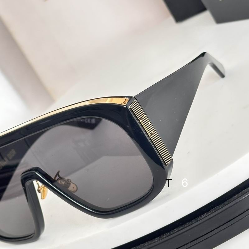 Dior 111218 134 0-130 e05