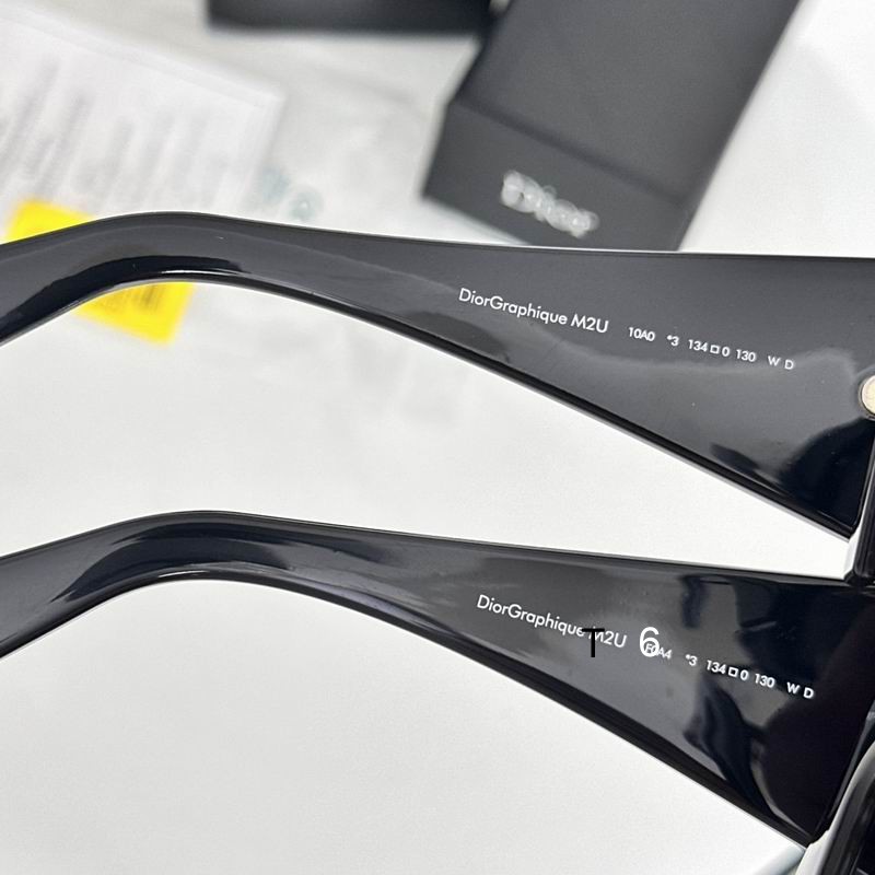 Dior Graphiqu 134 0-130 e07