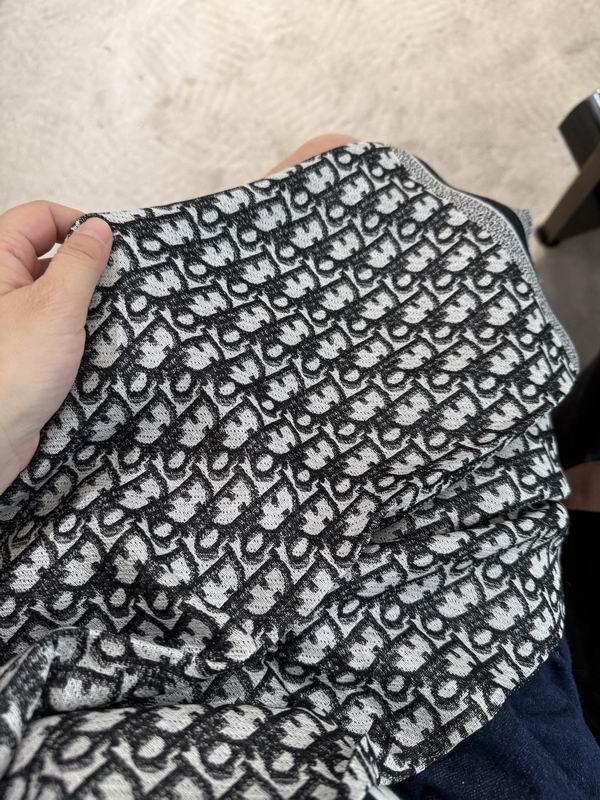 Dior Scarf 140X140cm 57%羊毛43%真丝 E07 (9)